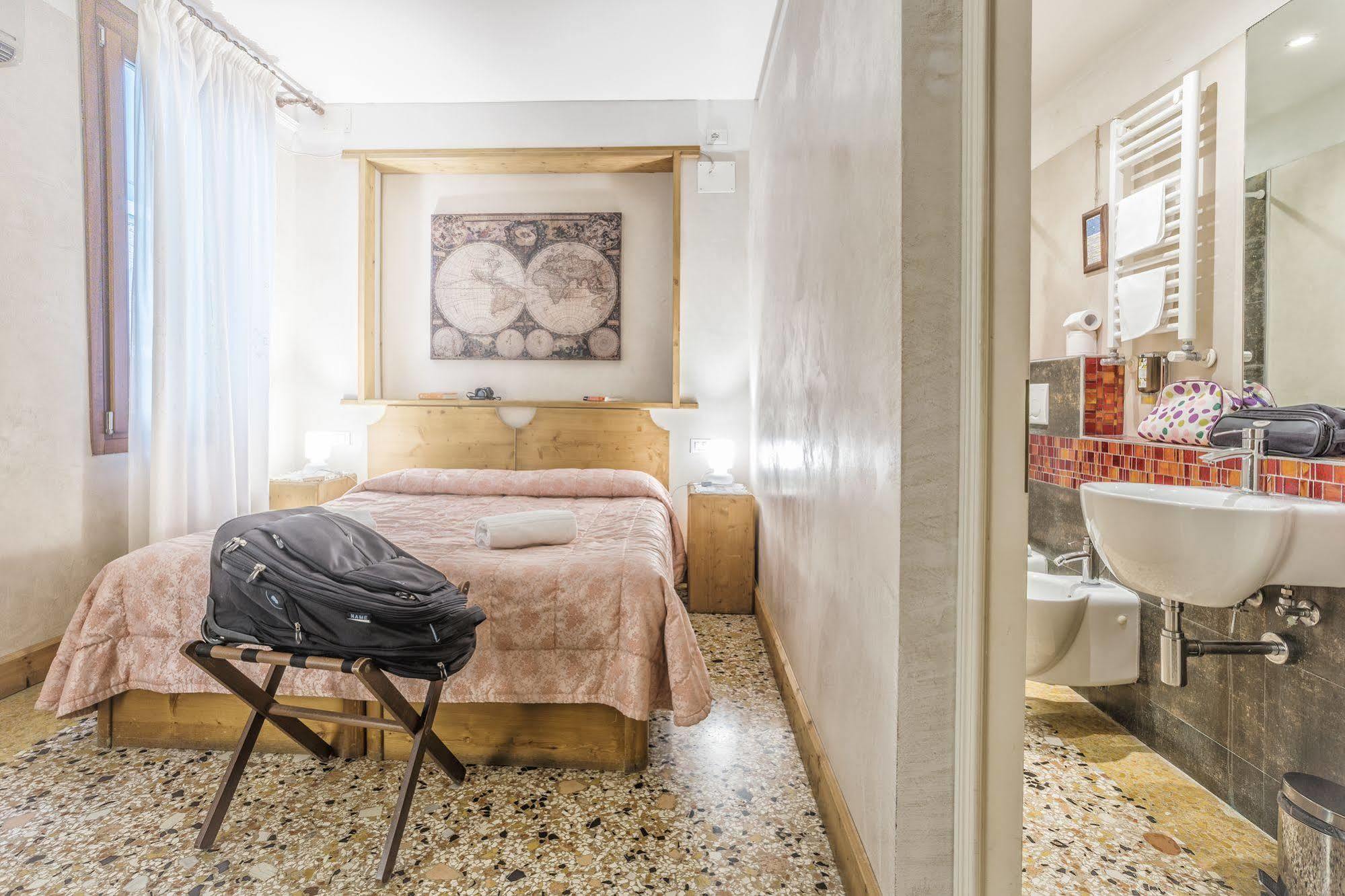 Locanda Bareteri البندقية المظهر الخارجي الصورة